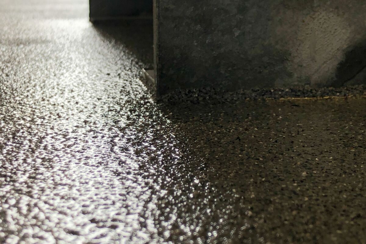 Glossy surface of the floor coating